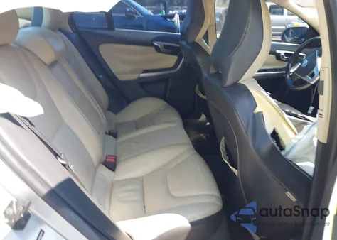 2012 Volvo S60 T5 z USA, uszkodzony, nr VIN YV1622FS5C2120534